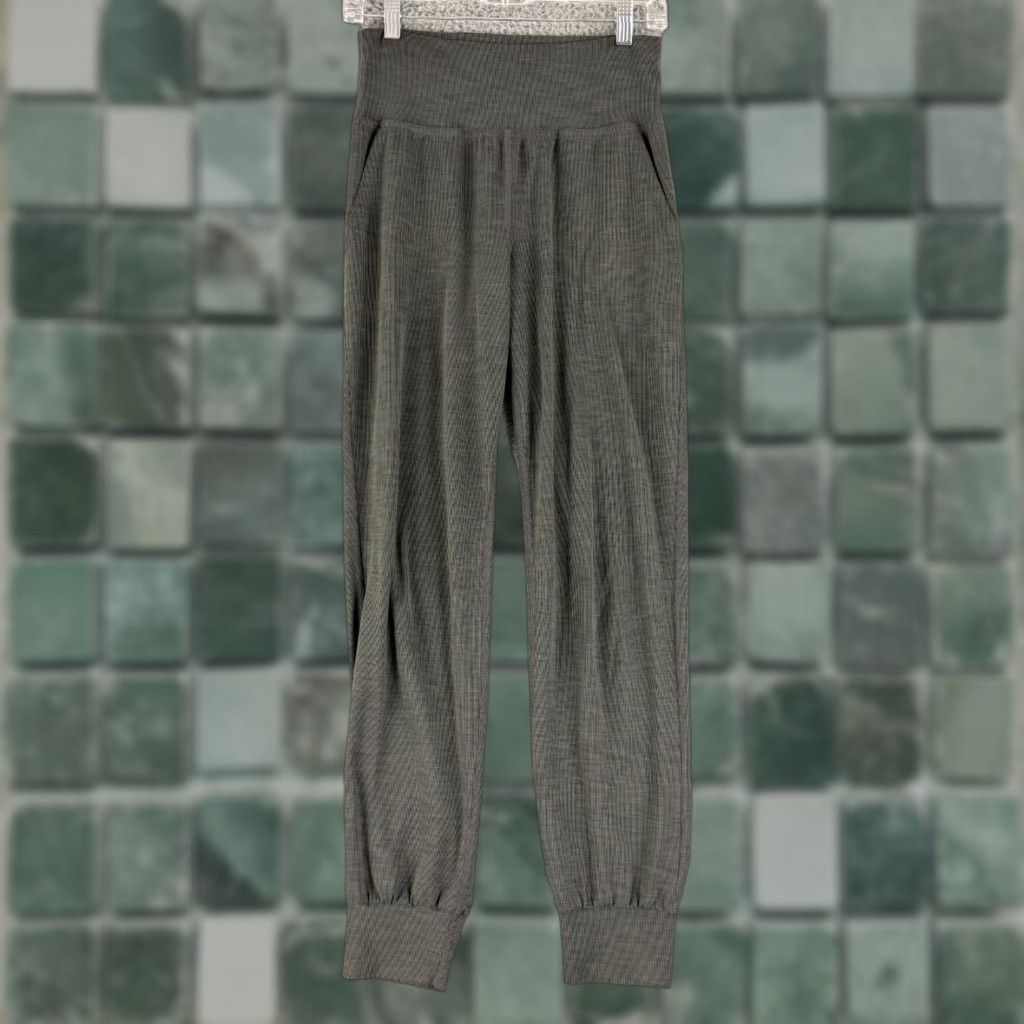 Beyond Yoga Beyond Yoga Rib Midi Jogger Pants Women XS Heathered Gray High-Rise Pull On Jogger Athletic Pants Women XS Gray Lightly Worn Size 26" / US 2 / IT 38 - 1 Thumbnail
