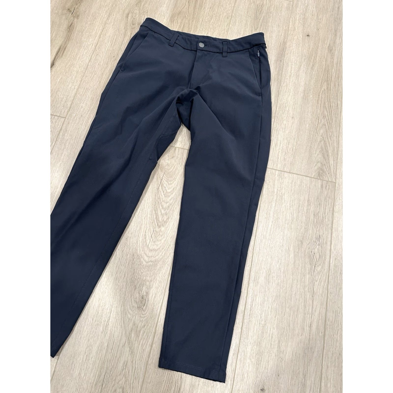 Lululemon Lululemon Pants Slim Commission 31x28.5 Grey Chino Men's Regular Slim Tapered Inseam 28.5 Flat Front Cordura? No, but keep original terms: Size US 31 - 2 Thumbnail