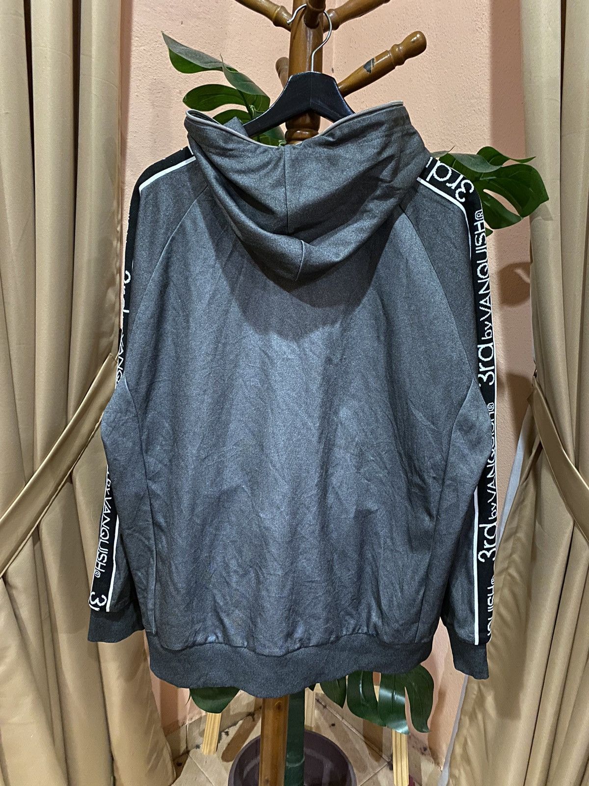 Vanquish 3rd by Vanquish Grey Hoodie: Trendy Urban Streetwear Size US XL / EU 56 / 4 - 6 Thumbnail