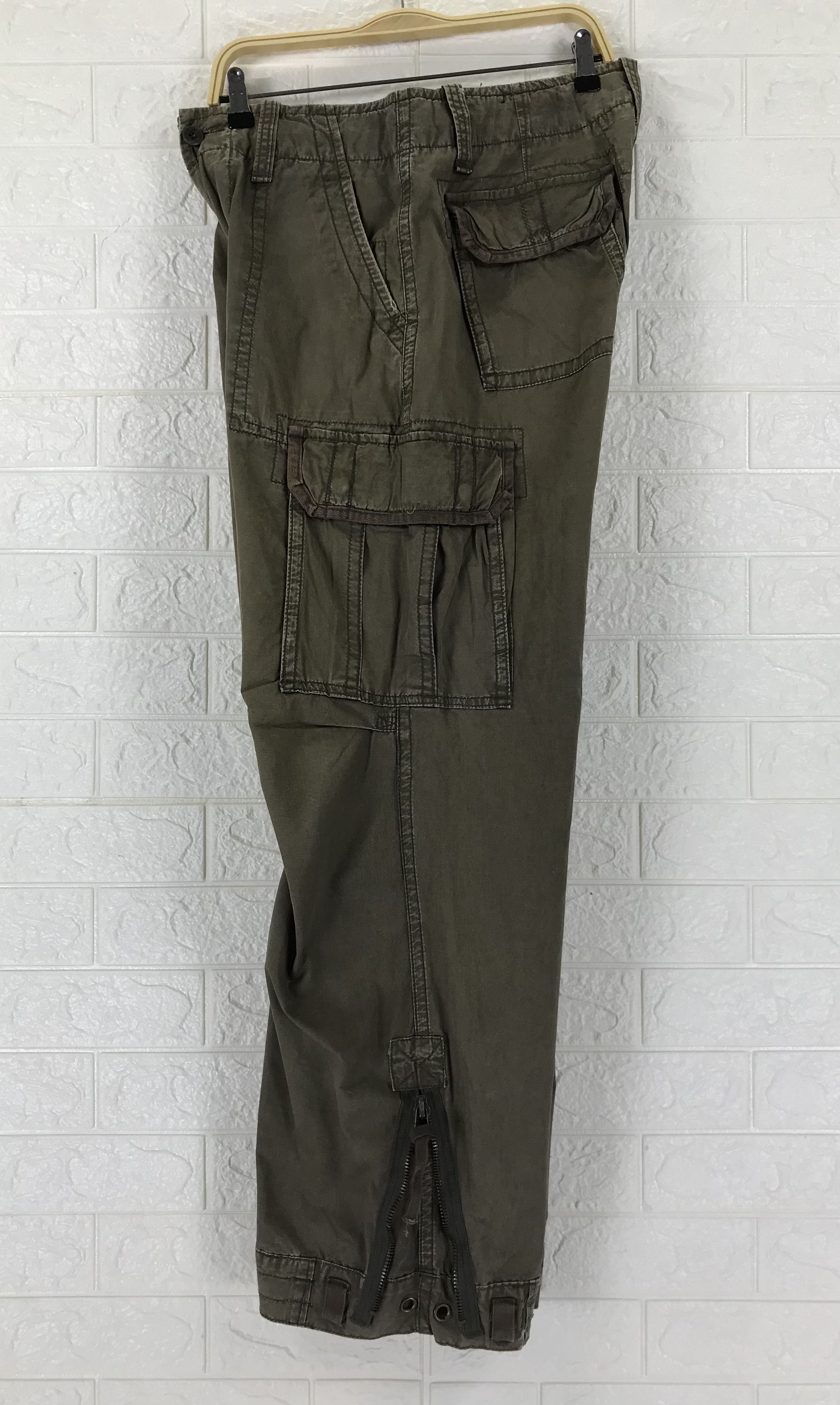 Abercrombie & Fitch Vintage Abercrombie & Fitch Cargo Zipper Wide Leg Pants Size US 33 - 11 Thumbnail