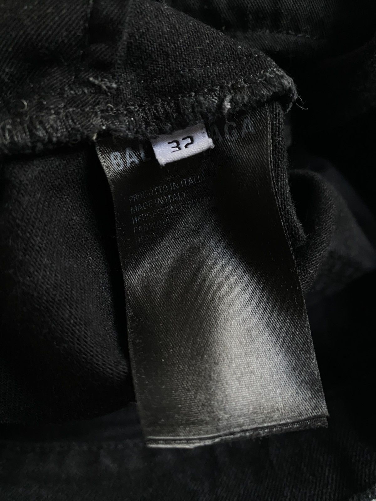 Balenciaga Balenciaga Runway distressed Denim 32 30 Size US 30 / EU 46 - 7 Thumbnail