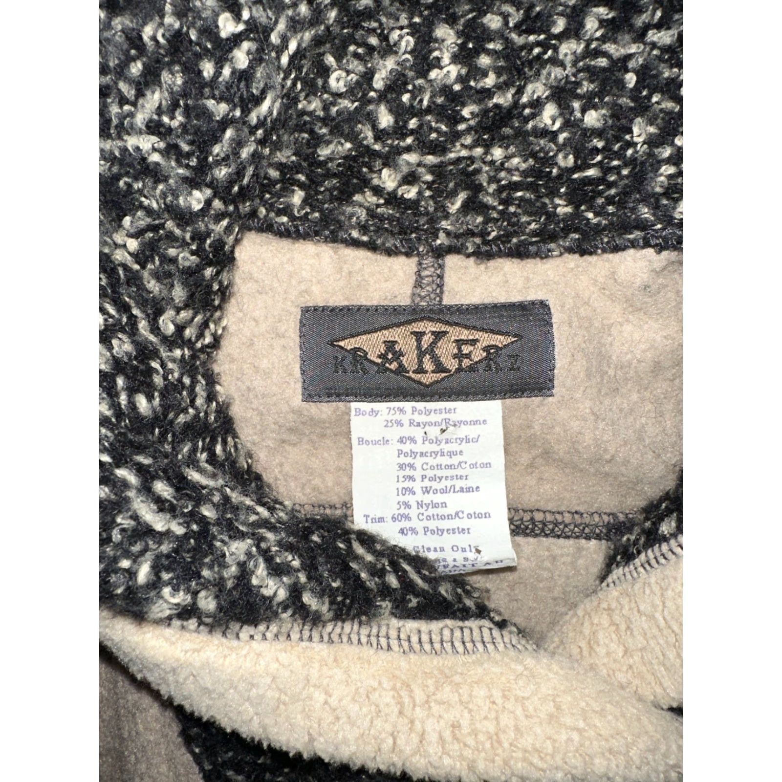 Vintage VINTAGE Krakerz Canadian made fleece Coat Womens M Beige Winter Fleece Coat Womens M VTG Krakerz Canadian made fleece coat WOMENS M Size M / US 6-8 / IT 42-44 - 2 Thumbnail
