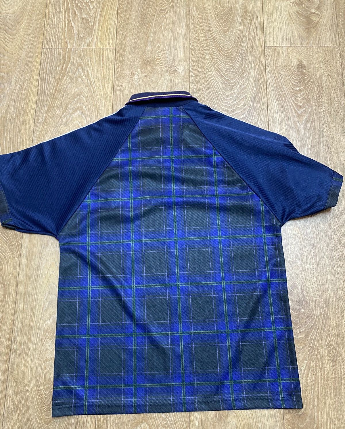 Umbro × Vintage •Vintage Umbro Scotland 1994/96 Soccer jersey Size US M / EU 48-50 / 2 - 15 Thumbnail
