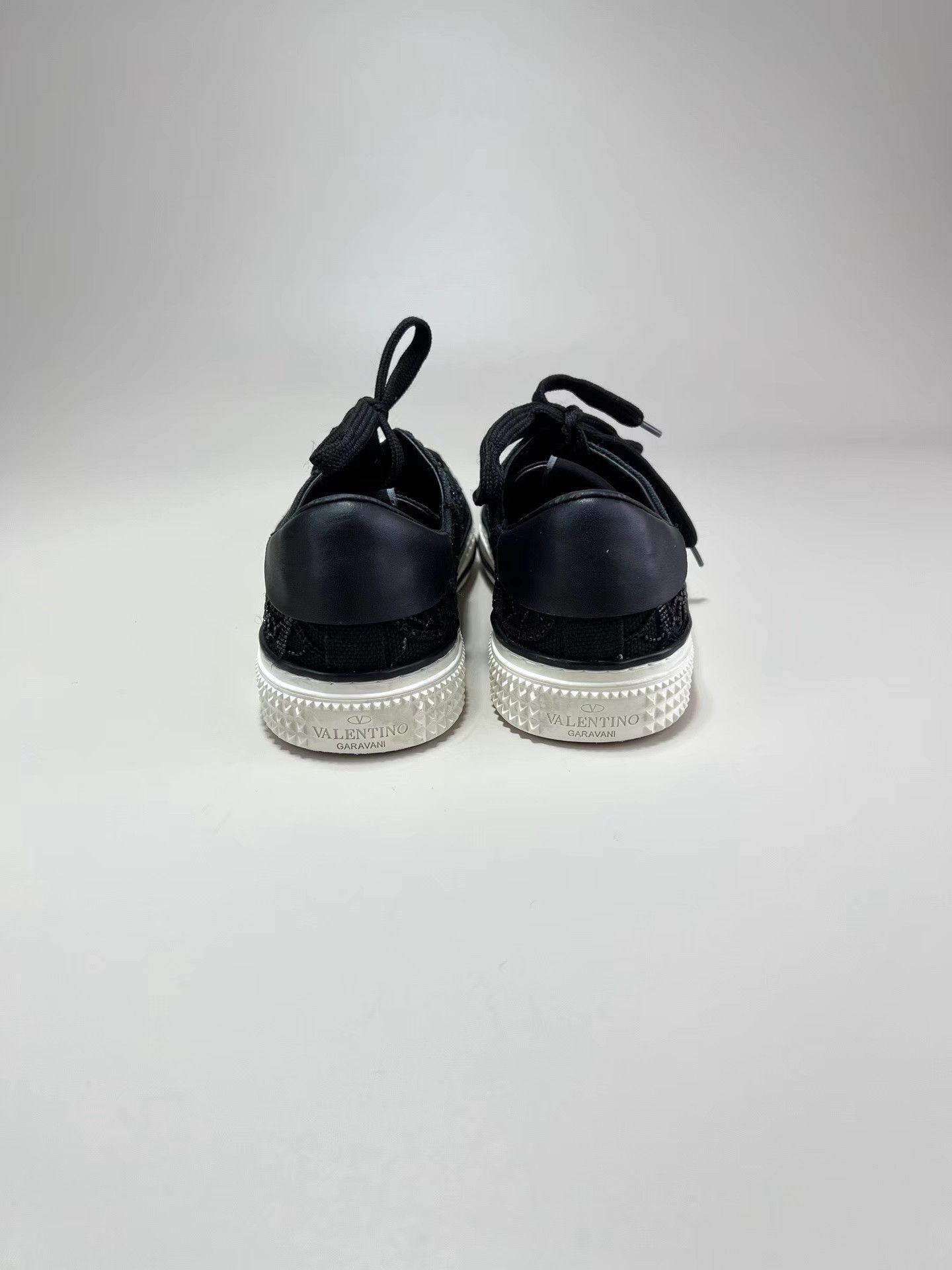Valentino VALENTINO Beaded Low-Top Canvas Sneakers Size US 7.5 / IT 37.5 - 3 Thumbnail
