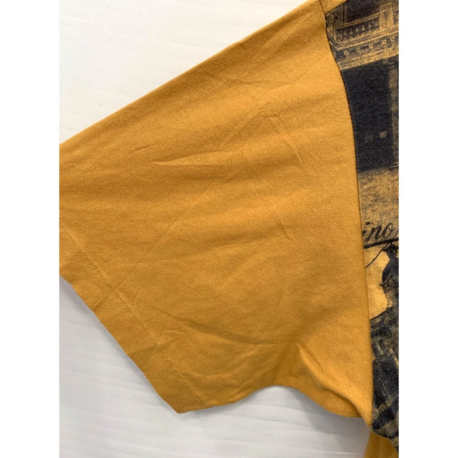 Valentino VINTAGE Valentino Jeans T-Shirt Graphic Print L Yellow Oversized Italy Mens Size US L / EU 52-54 / 3 - 4 Thumbnail