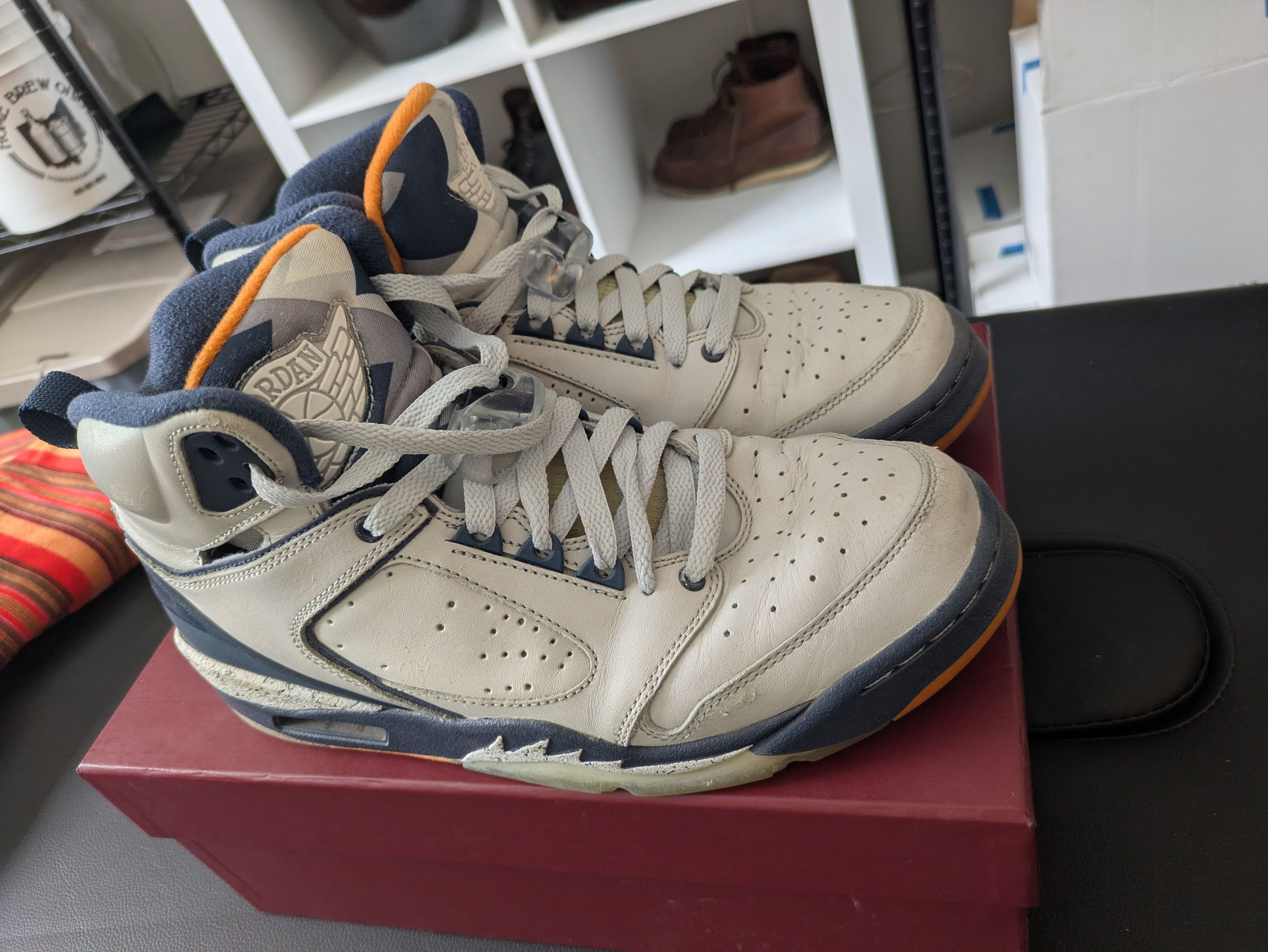 Jordan Brand Jordan Sixty Plus Size US 9 / EU 42 - 1 Thumbnail