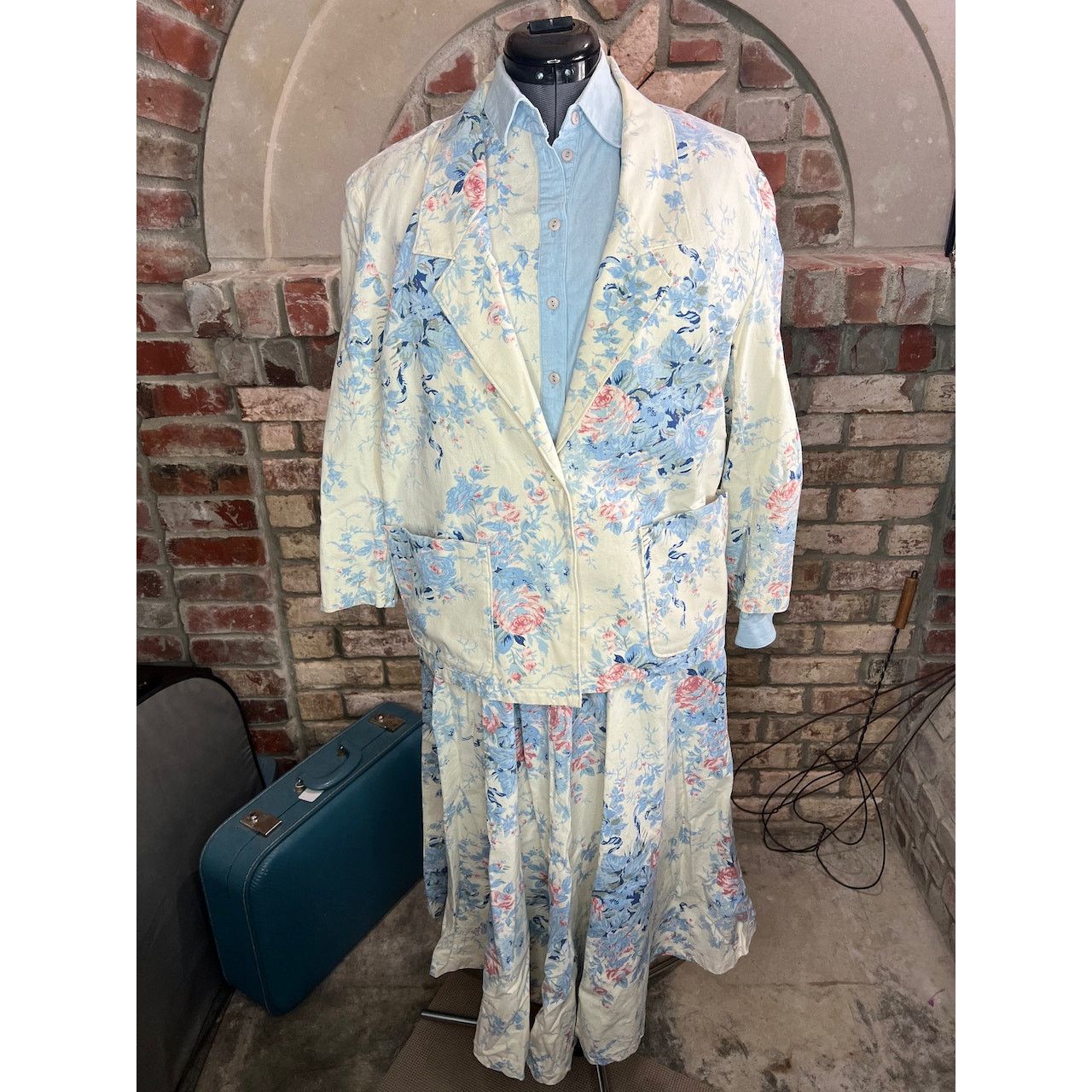 Vintage suit skirt blazer top swing skirt floral blue pink white Size 34" / US 12 / IT 48 - 1 Thumbnail