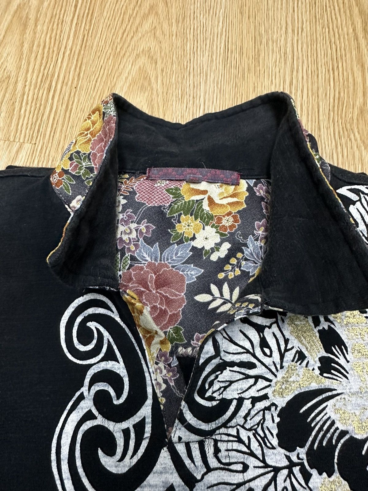Karakuri Tamashii Vintage Sukajan Art Flower Koi Tshirt A891 Size US L / EU 52-54 / 3 - 5 Thumbnail