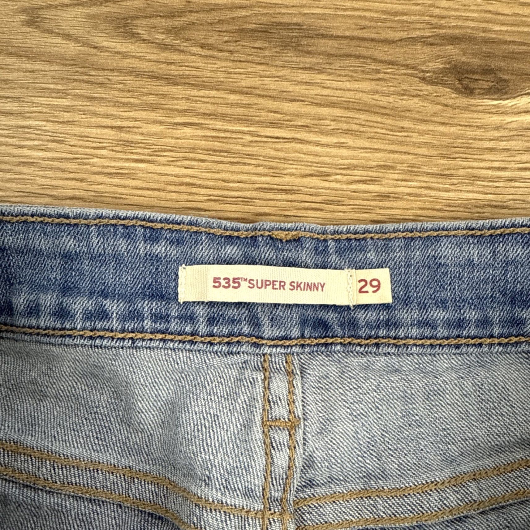 Levi's Levi's 535 Super Skinny Crop Jeans Stars Hearts Distressed Cropped Raw Hem 29 Size 29" - 2 Thumbnail