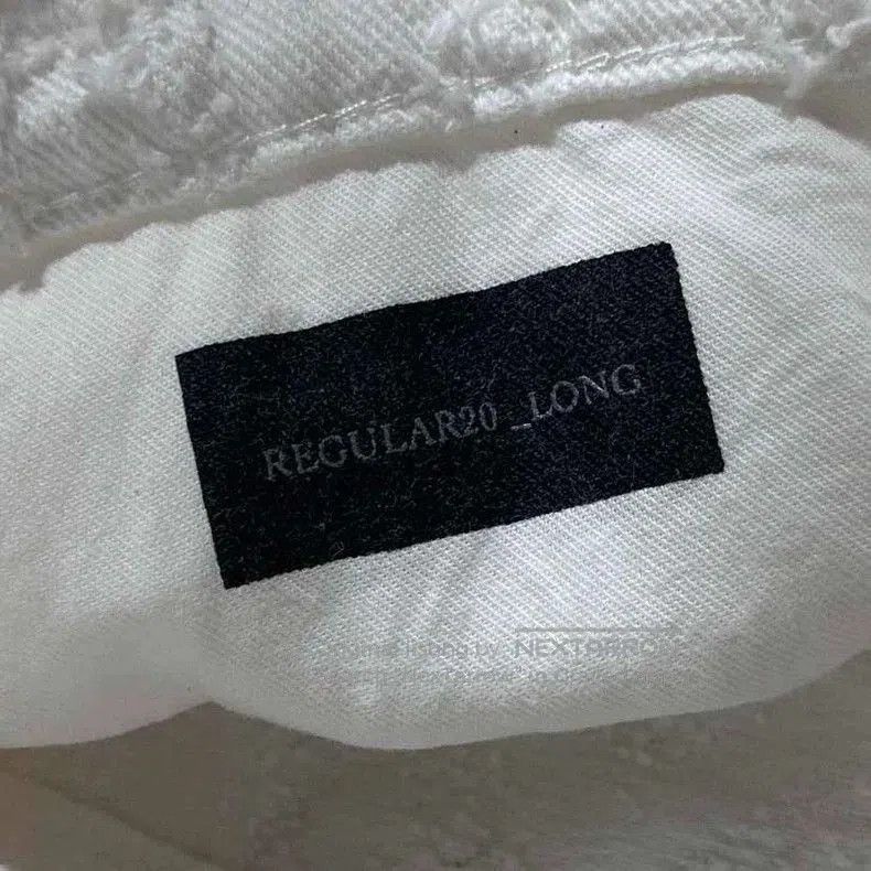 Dior Dior Distressed White Denim Jeans. Size US 31 - 4 Thumbnail