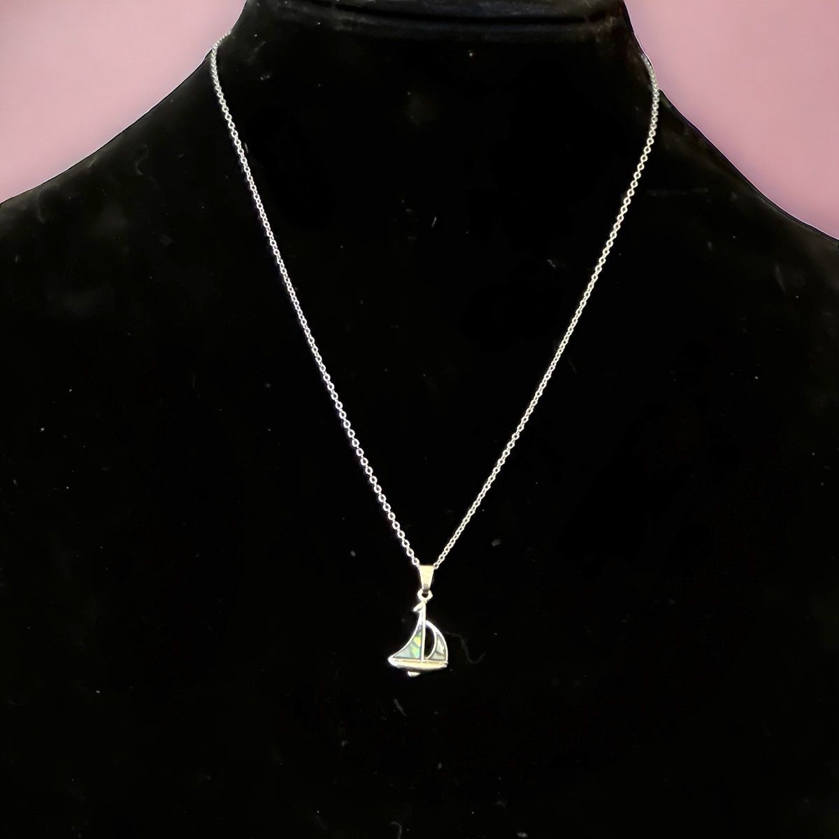 Vintage Vintage silver tone abalone sailboat pendant necklace Size ONE SIZE - 1 Thumbnail