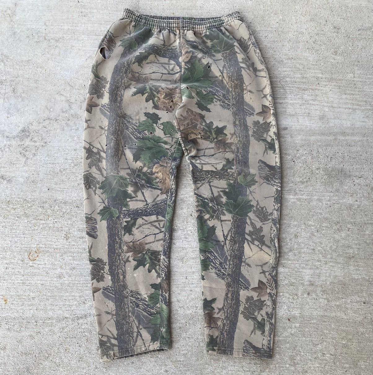 image of Mossy Oaks x Realtree Vintage 90’S Baggy Camouflage Realtree Sweatpants in Green, Men's (Size 36)