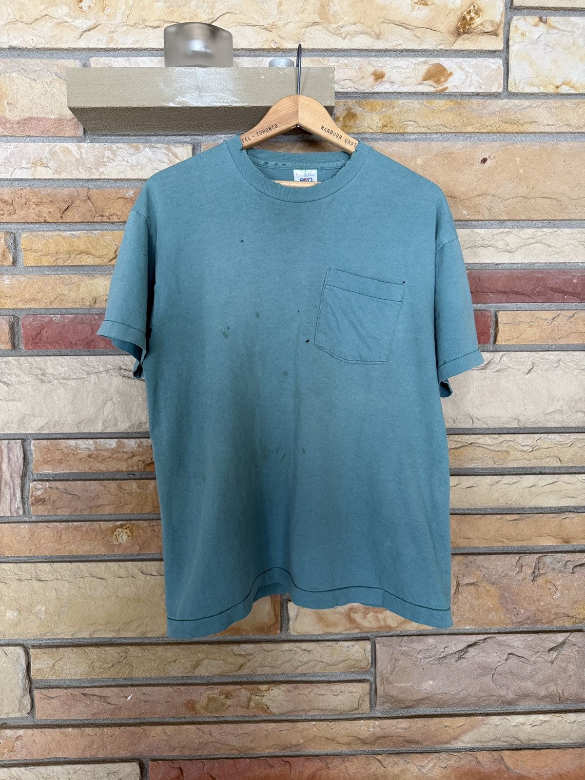 Vintage Vintage B.V.D. Distressed Selvedge Pocket Tee Size US L / EU 52-54 / 3 - 1 Thumbnail