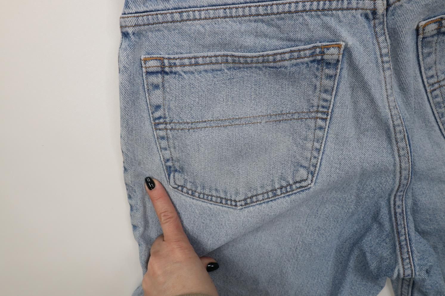 Tommy Hilfiger Vintage 90s Tommy Hilfiger Spell Out Baggy Denim Jean Shorts Size US 34 / EU 50 - 17 Thumbnail