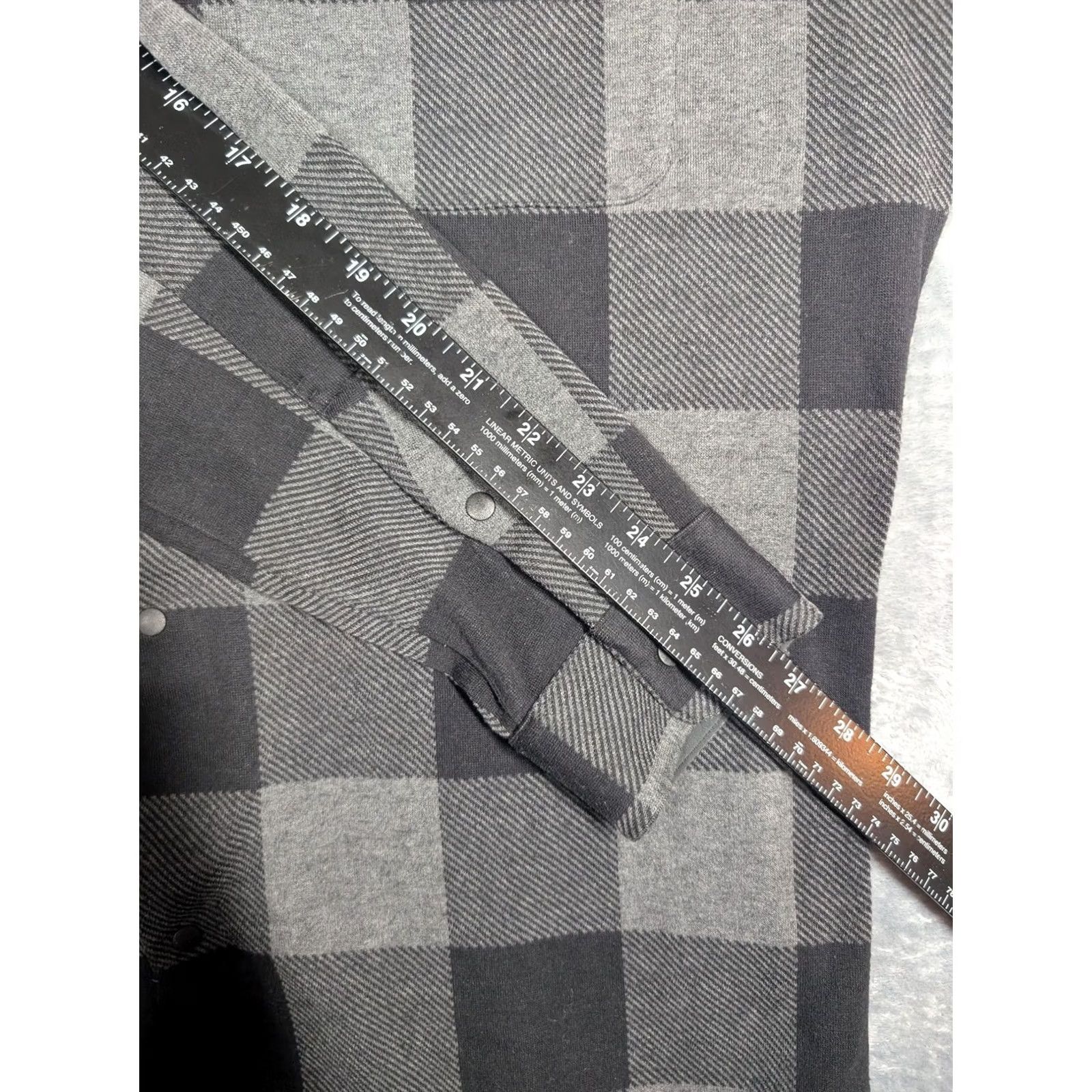 Lululemon Lululemon Shirt Mens XL Gray Black Plaid Long Sleeve Snap Button Up Knit Stretch Shirt Size US XL / EU 56 / 4 - 4 Thumbnail
