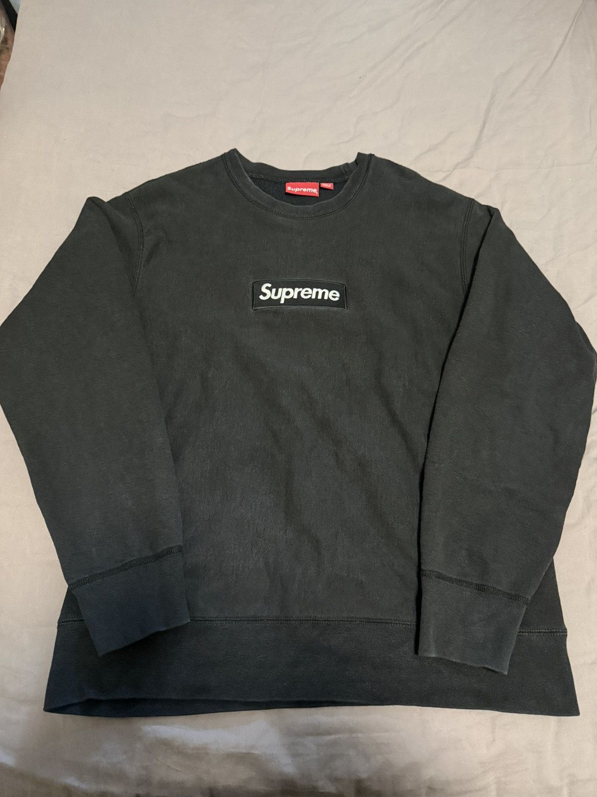 Supreme Supreme fw18 black on black box logo crewneck Size US L / EU 52-54 / 3 - 1 Thumbnail