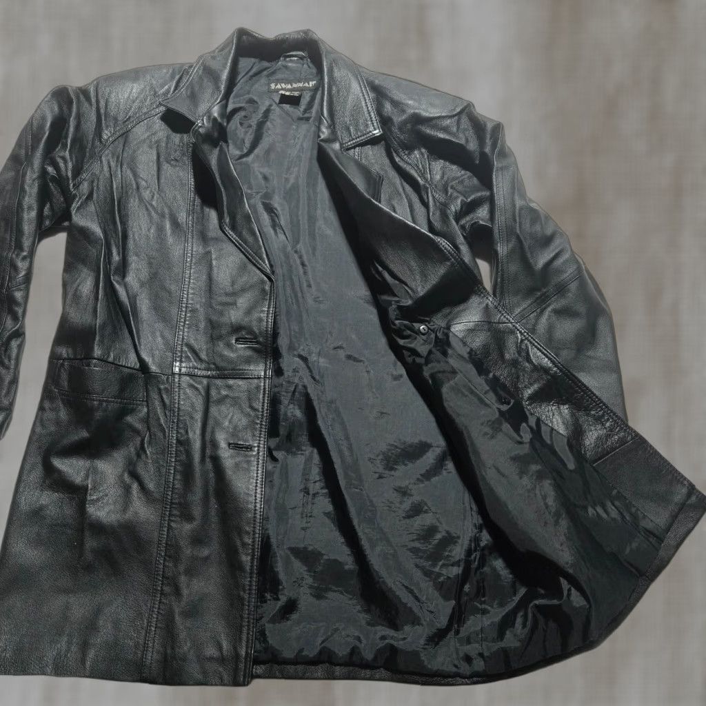 Vintage Savannah Jacket Black 100% Leather Mid-Length 2-Button Front Adult Womens Medium Jacket Coat Womens Black 100% Leather Mid-Length 2-Button Front Size M / US 6-8 / IT 42-44 - 1 Thumbnail