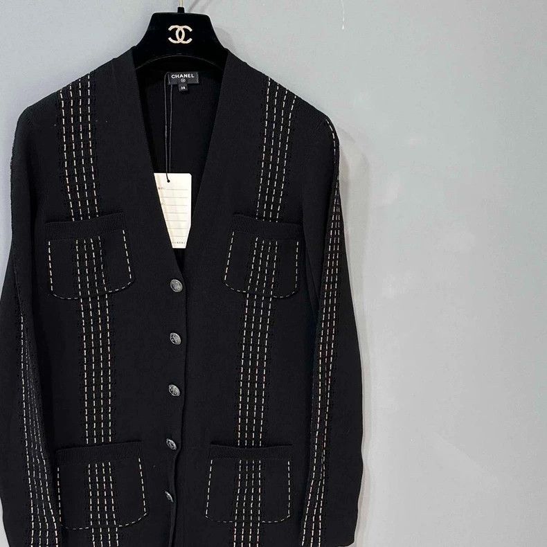 Chanel Chanel Embroidered pattern silver buckle cardigan jacket 25 Size XS / US 0-2 / IT 36-38 - 2 Thumbnail