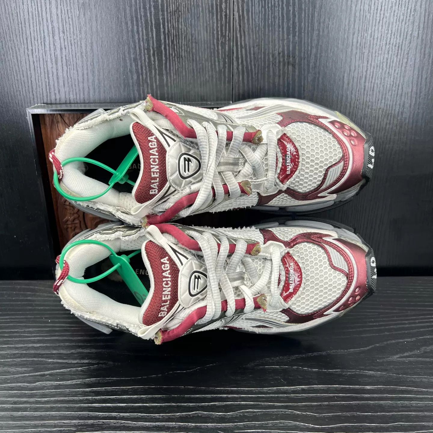 Balenciaga Balenciaga Runner White/Gray/Red 40 New Size US 7 / EU 40 - 8 Thumbnail