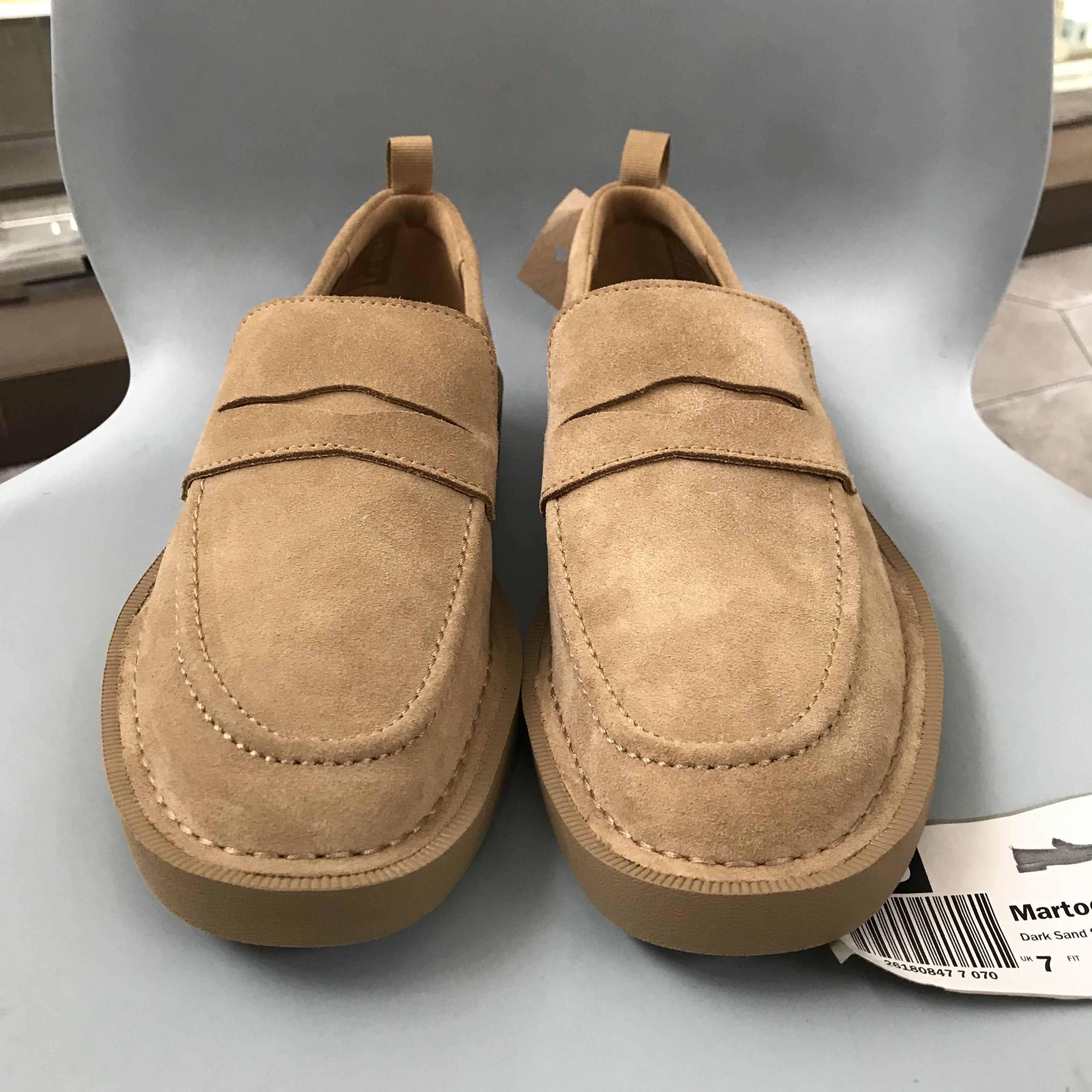 Clarks Clarks Martock Loafer penny loafer tassle brown Sand Suede Size US 6.5 / EU 39-40 - 3 Thumbnail