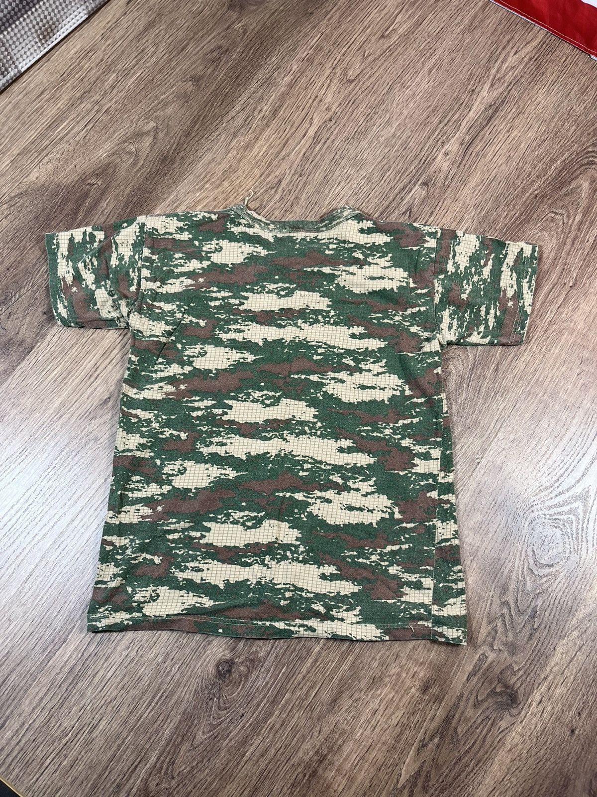 Vintage Vintage Army Camo T Shirt Size US S / EU 44-46 / 1 - 5 Thumbnail