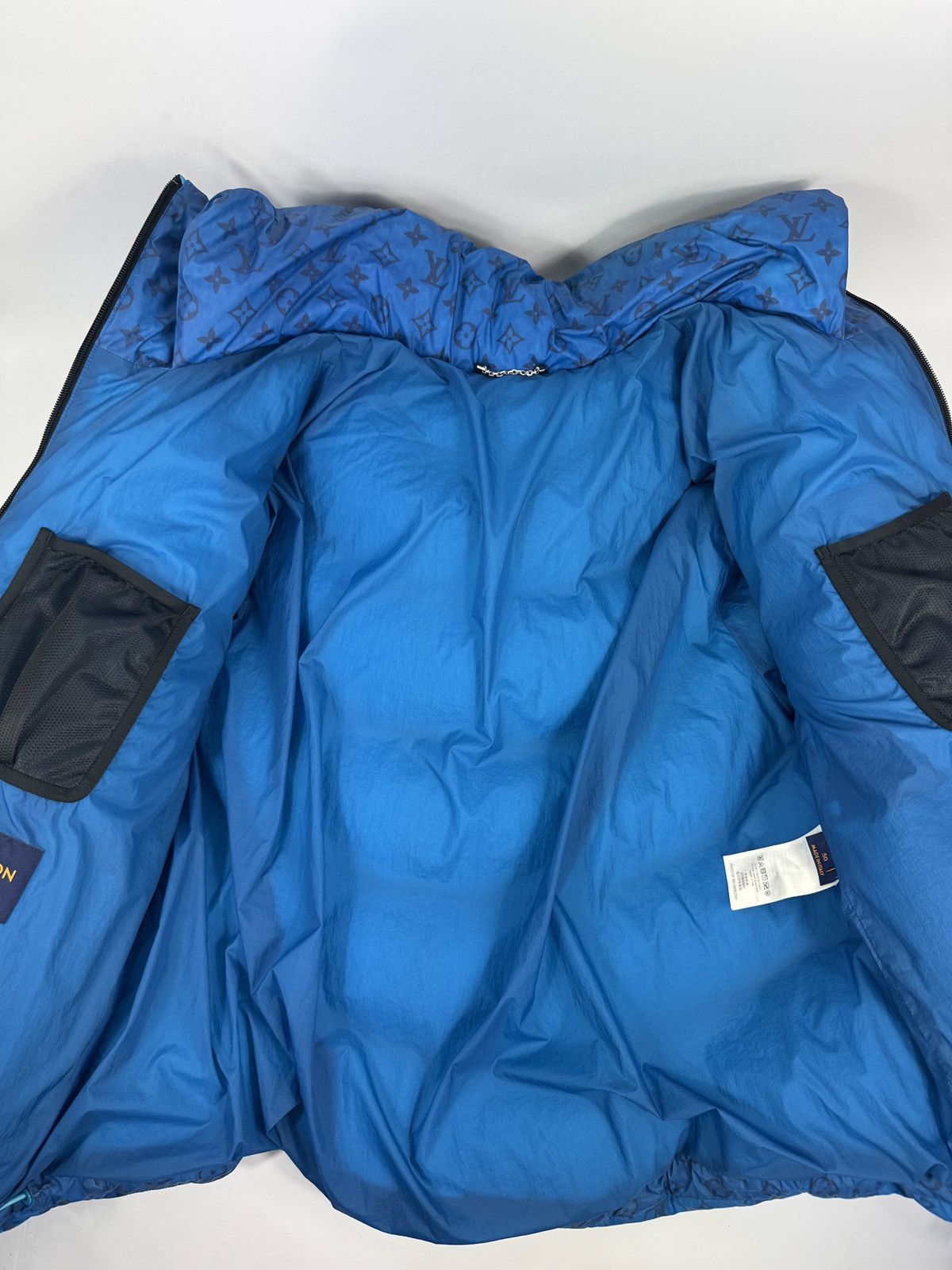 Louis Vuitton 2054 HEAT & WATER SENSITIVE MONOGRAM PRINT PUFFER JACKET Size US L / EU 52-54 / 3 - 3 Thumbnail
