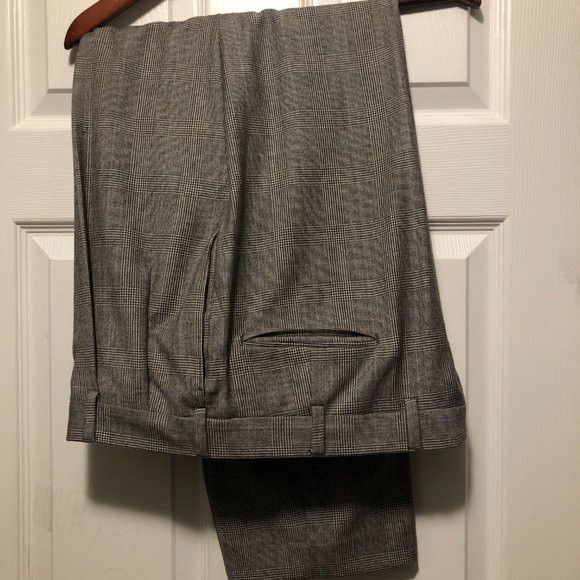 Jos. A. Bank JOS.A.BANK MEN'S GRAY 100%WOOL 2PC SUIT SIZE: 44L Size 44L - 6 Thumbnail