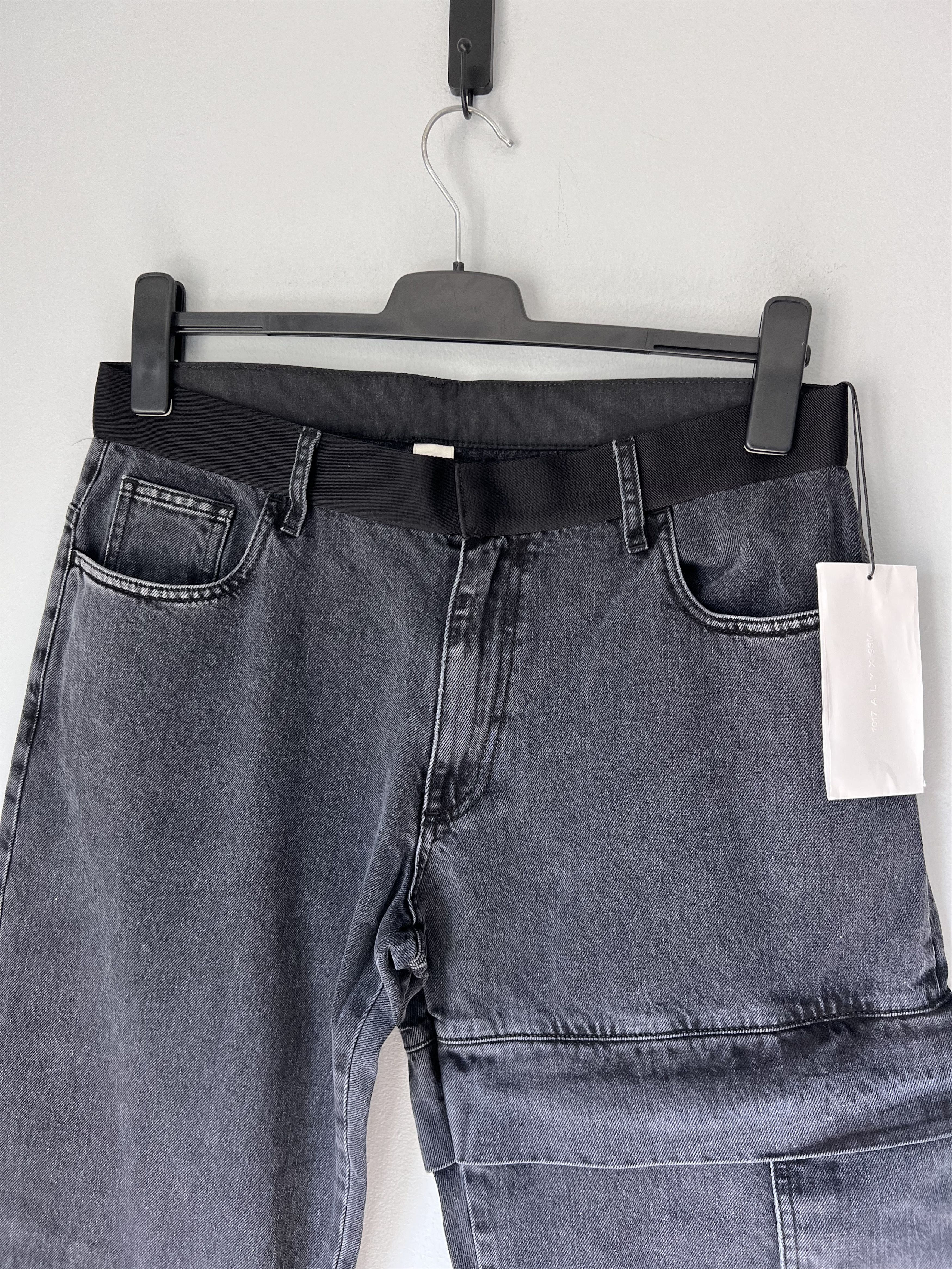 1017 ALYX 9SM 1017 Alyx 9SM Oversized Cargo Jeans in Black Size US 34 / EU 50 - 2 Thumbnail