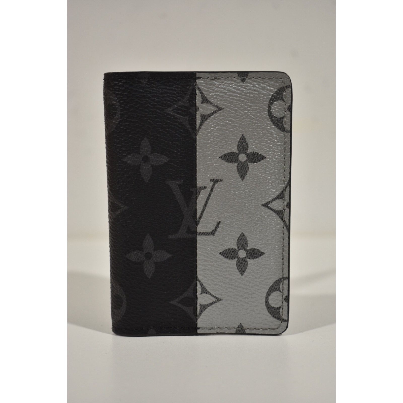 Louis Vuitton Louis Vuitton Silver Monogram Pocket Organizer Wallet Size ONE SIZE - 2 Thumbnail