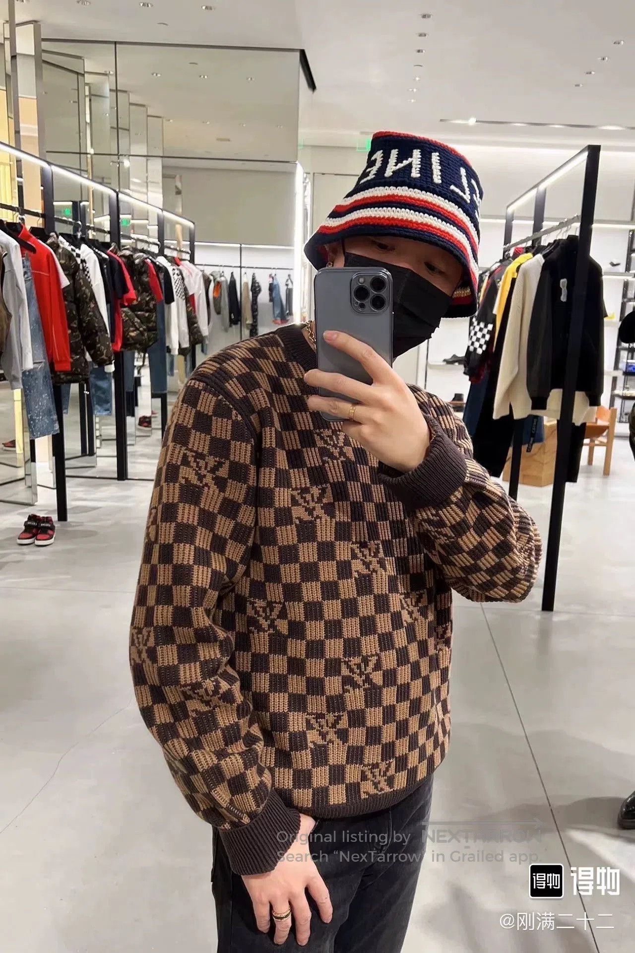 Louis Vuitton Louis Vuitton Checkered Wool Sweater. Size S / US 4 / IT 40 - 2 Thumbnail