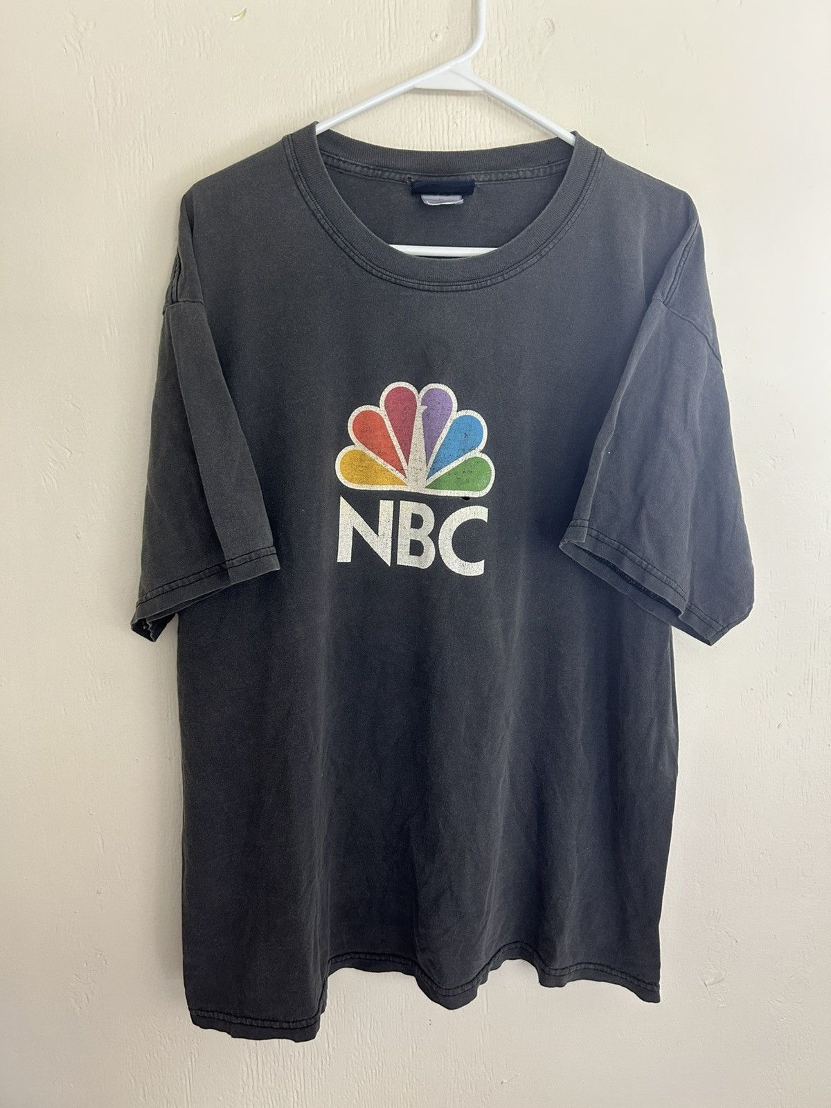 Vintage Vintage NBC News Logo Fader T-shirt Size US XL / EU 56 / 4 - 1 Thumbnail