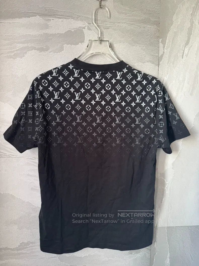 Louis Vuitton Louis Vuitton Black upper half gradient full logo short sl Size US M / EU 48-50 / 2 - 2 Thumbnail