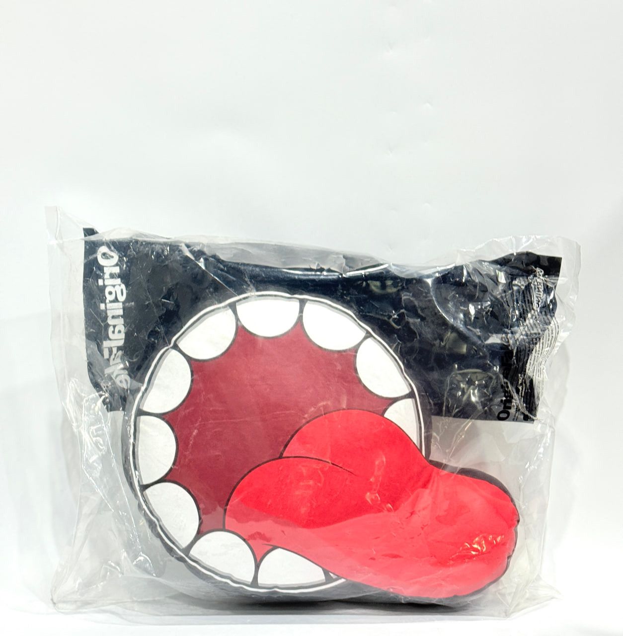 Kaws × Original Fake KAWS, Circle Tongue, 2010 Size ONE SIZE - 2 Thumbnail