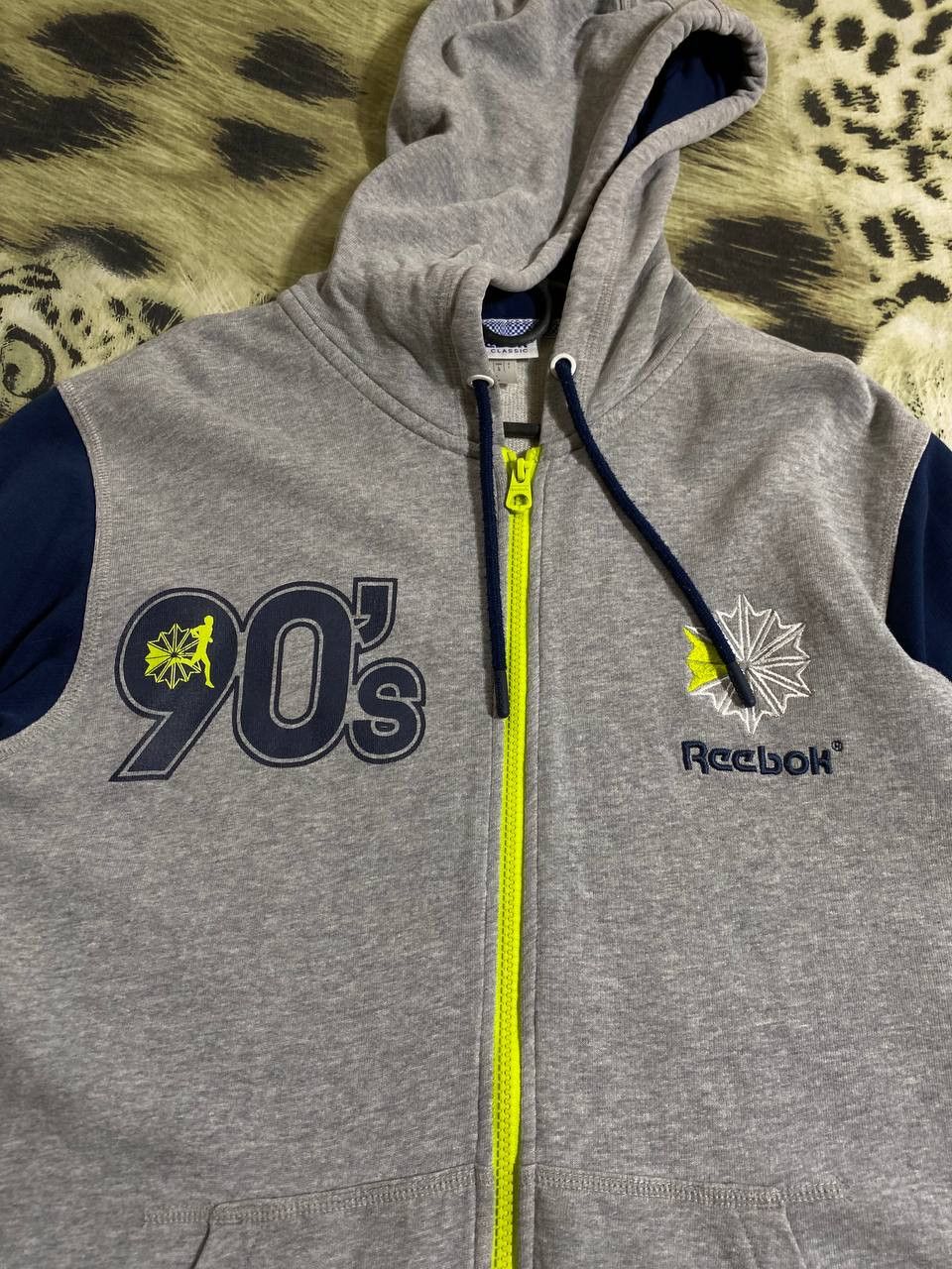 Reebok × Vintage Rare Vintage Reebok Big Logo Essentials Sweatshirt Size US L / EU 52-54 / 3 - 16 Thumbnail