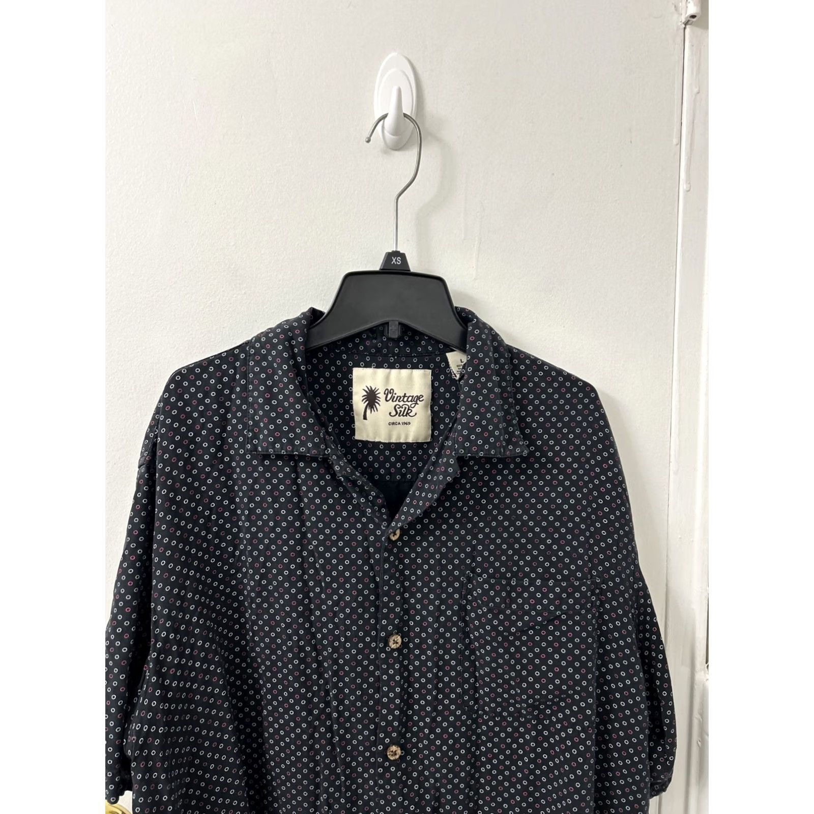 Vintage VINTAGE Silk Circa 1969 Shirt Mens L Black Polka Dot 100% Silk Button Down S/S Size US L / EU 52-54 / 3 - 2 Thumbnail