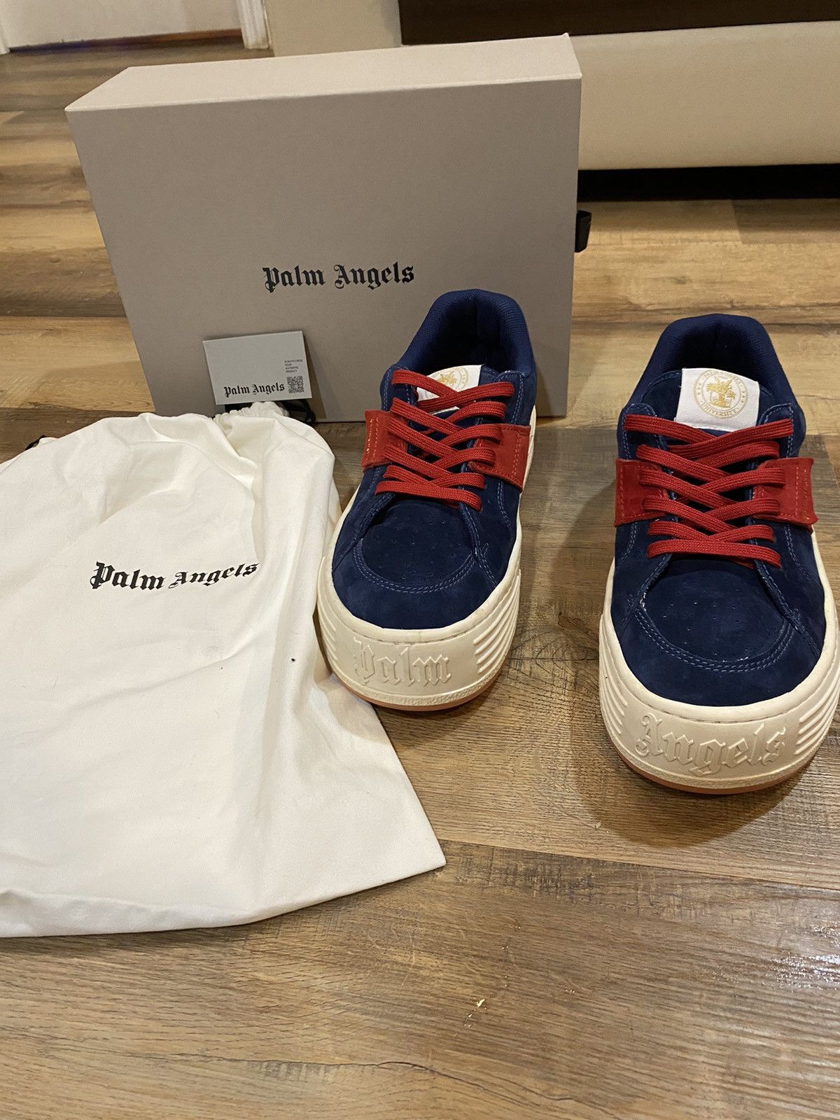 Palm Angels Palm Angels Low Top Sneaker Size US 11 / EU 44 - 1 Thumbnail