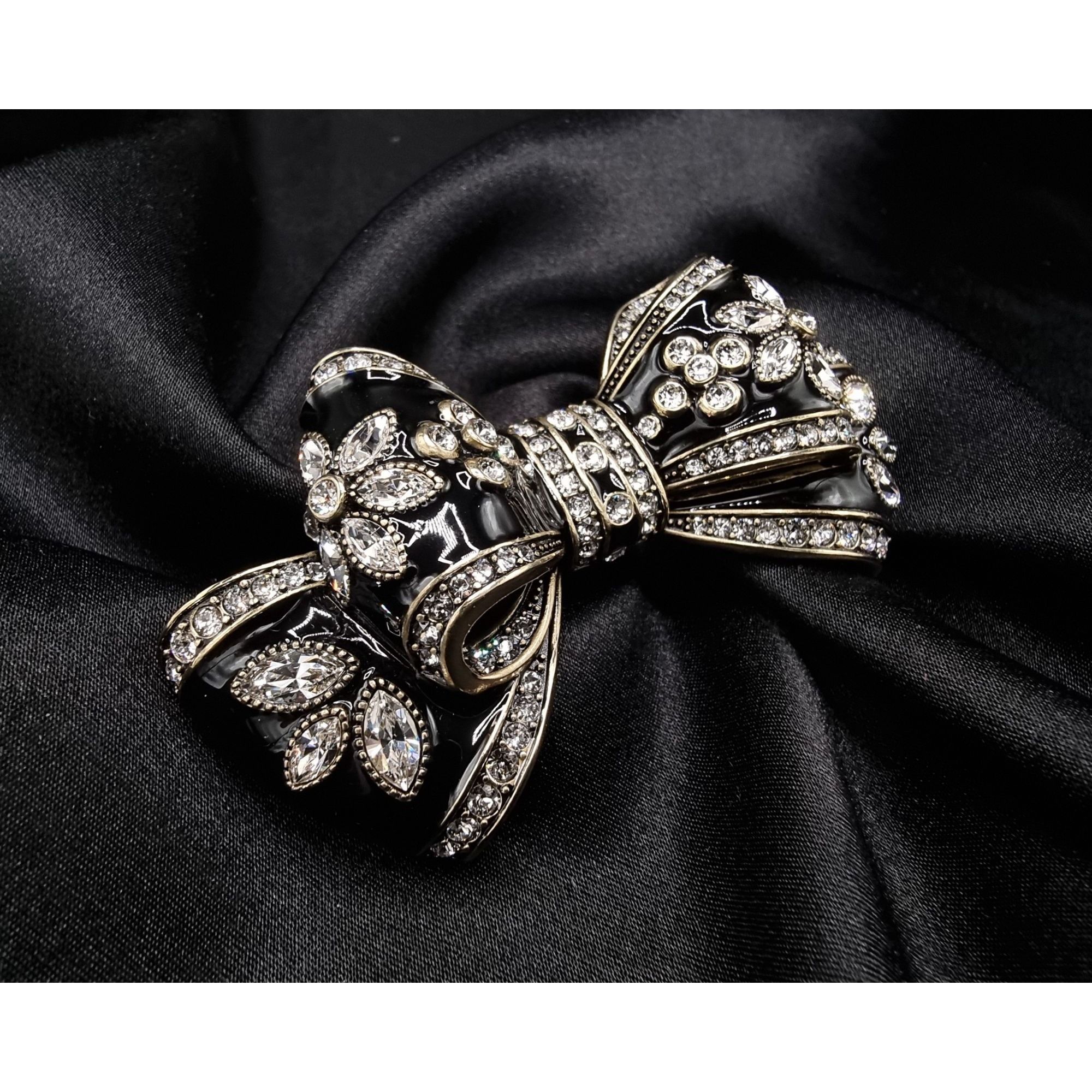 Vintage Heidi Daus Black & Crystal Rhinestone Floral Bow Brooch Pin Size ONE SIZE - 1 Thumbnail