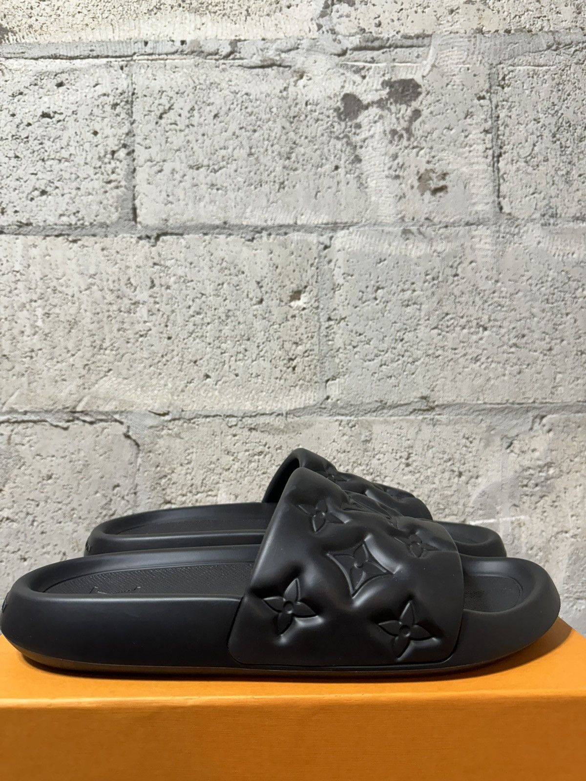 Louis Vuitton (NEW) LOUIS VUITTON Monogram Sandals Black | Grailed