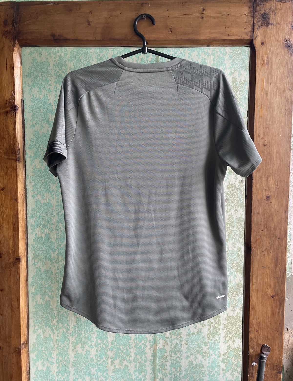 New Balance Liverpool New Balance 2019/20 Training Jersey Football shirt Size US M / EU 48-50 / 2 - 10 Thumbnail