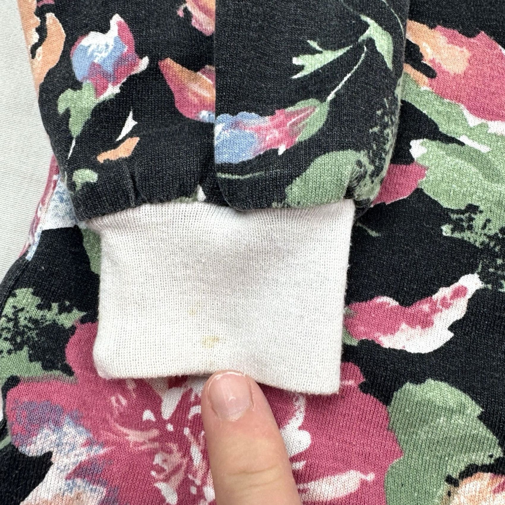 Vintage VINTAGE Floral Cardigan Womens L Button-Up V-Neck 80s 90s Nature Black Cotton Blend Floral Pattern Shirts Womens B 80s 90s Size L / US 10 / IT 46 - 2 Thumbnail
