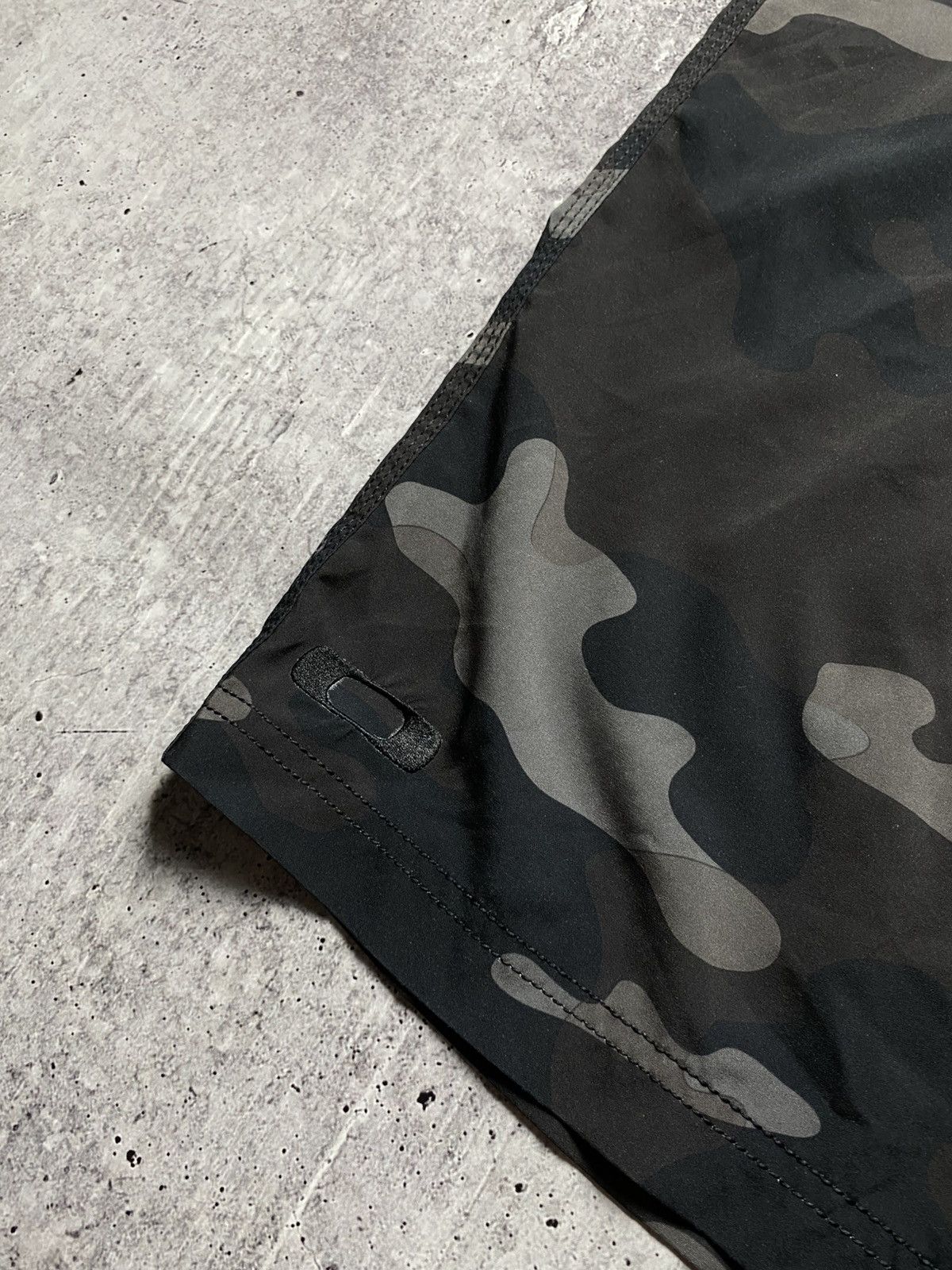 Oakley Vintage Oakley Camo Shorts Size US 34 / EU 50 - 3 Thumbnail