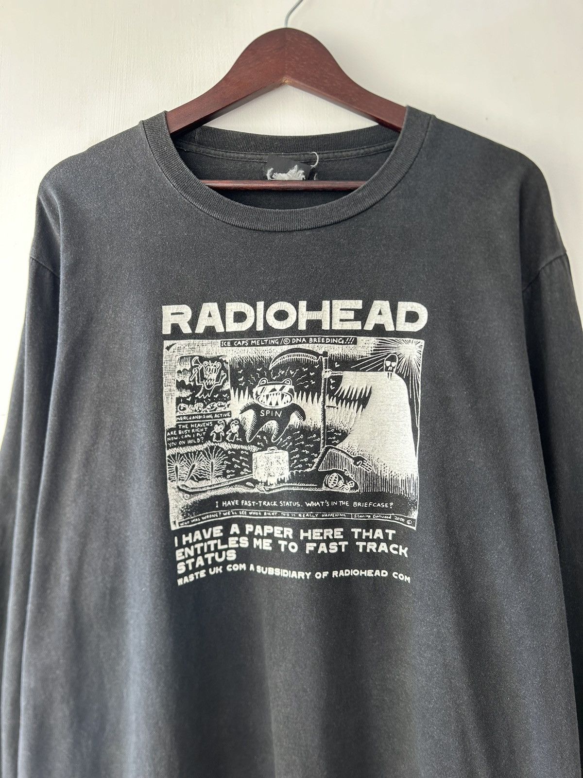 Band Tees Vintage 2000s Radiohead Thom Yorke Bootleg Tee Size US L / EU 52-54 / 3 - 1 Thumbnail