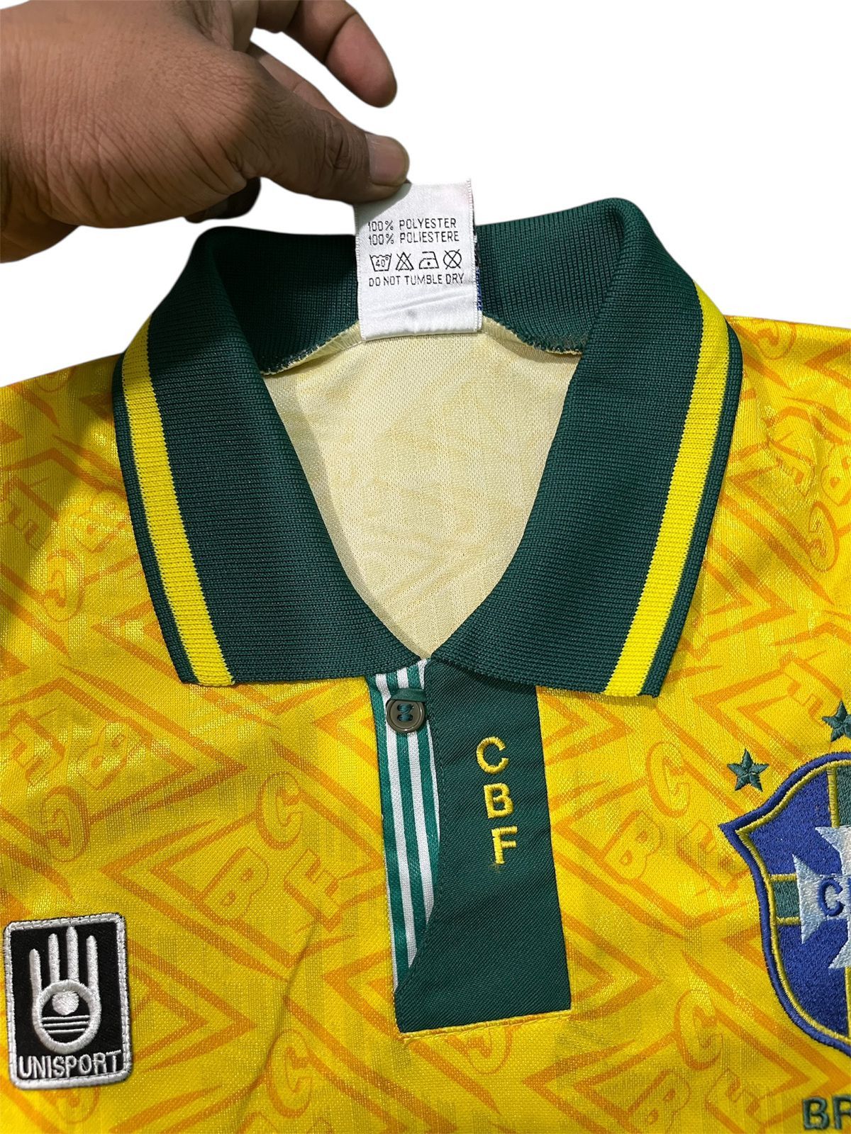 Vintage Vintage Uhisport Brazil 1994 Football Jersey Size US L / EU 52-54 / 3 - 8 Thumbnail