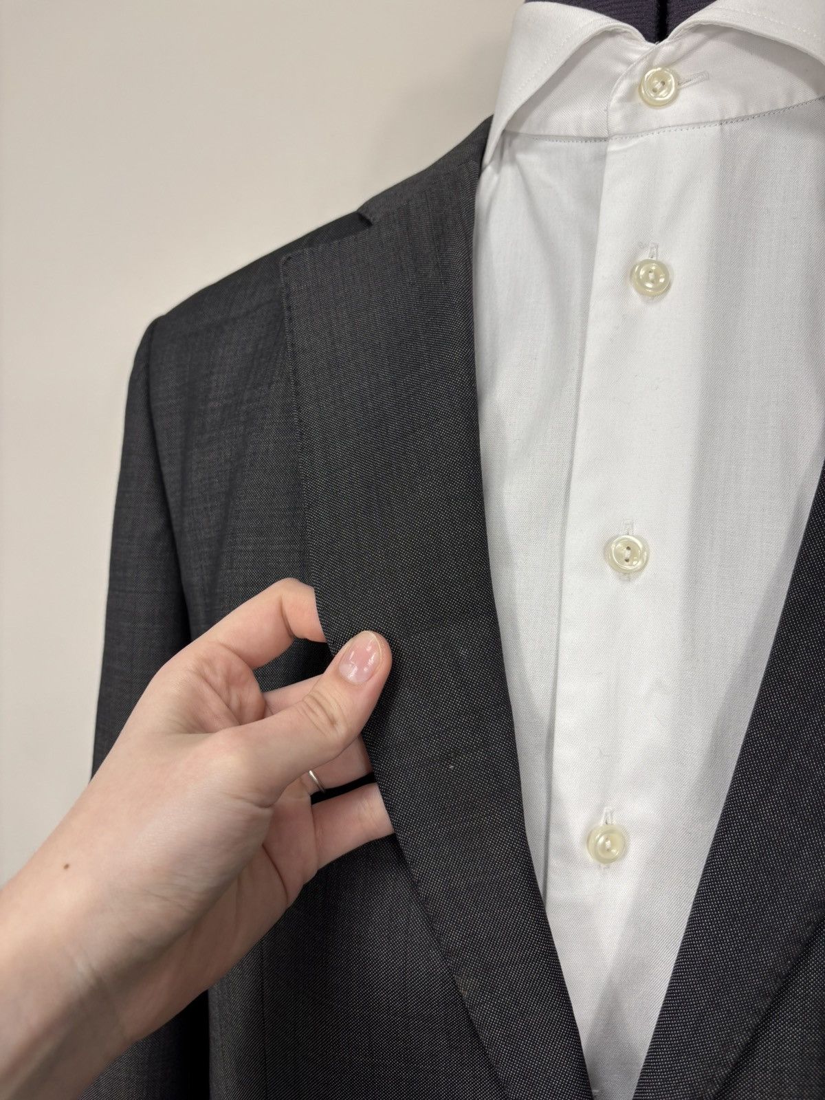 BENVENUTO. Benvenuto Fabrizio Men’s 2-Piece 4 Seasons Grey Wool Suit Size 42R - 5 Thumbnail