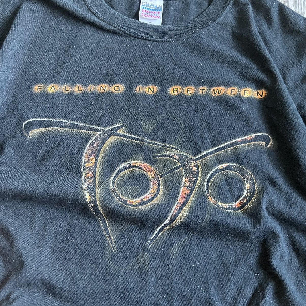 Band Tees × Fruit Of The Loom × Vintage Toto Falling in between 2006 merch Size US XL / EU 56 / 4 - 2 Thumbnail
