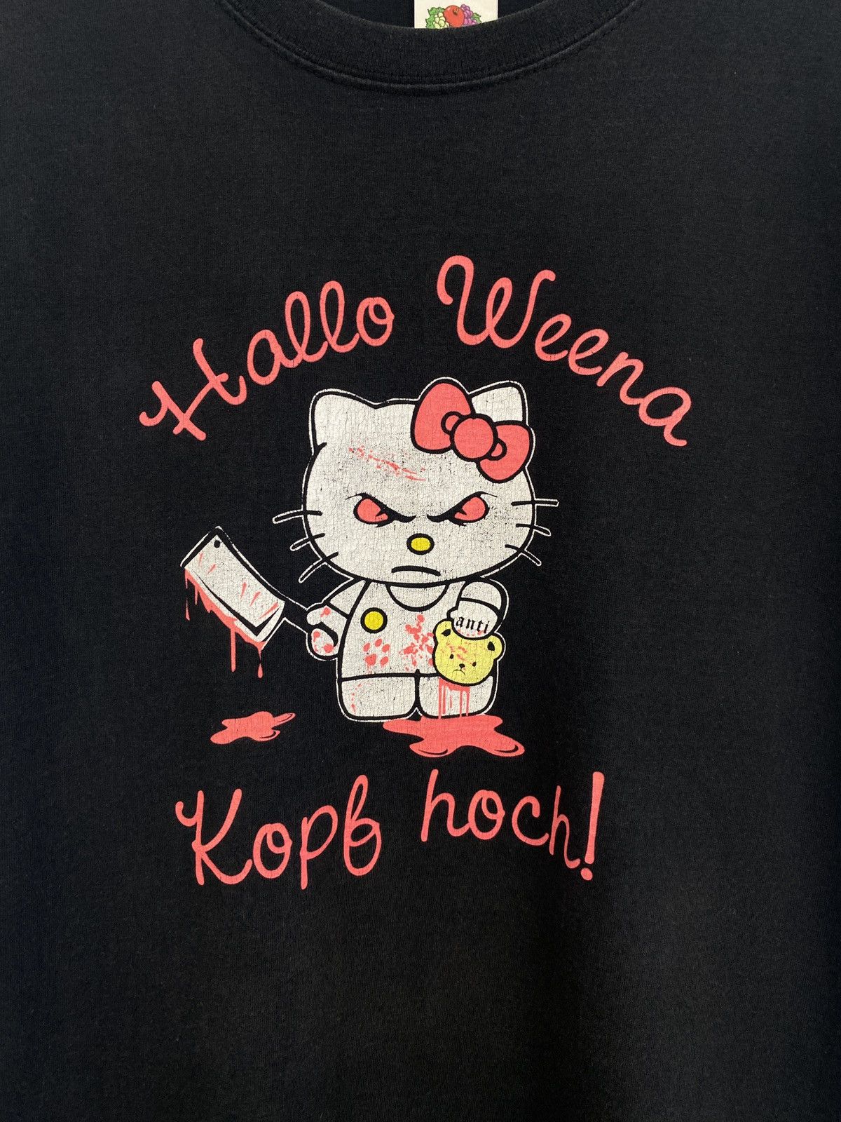 Japanese Brand × Vintage 🇺🇸 Vintage Y2K Hello Kitty Killing Bears Death Blood T-Shirt Size US L / EU 52-54 / 3 - 4 Thumbnail