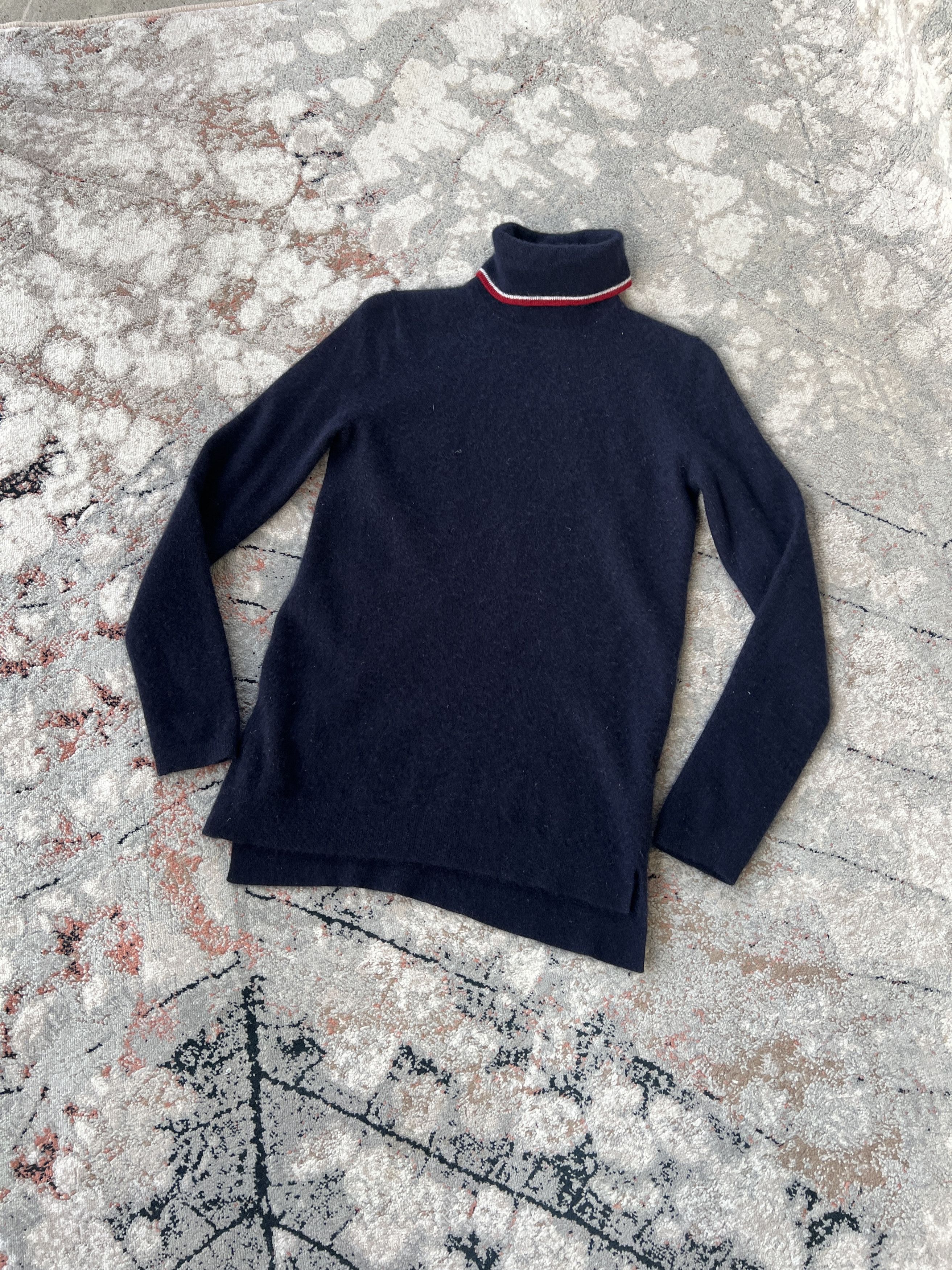 Uniqlo Ines De La Fressange Uniqlo Sweater Size M / US 6-8 / IT 42-44 - 1 Thumbnail