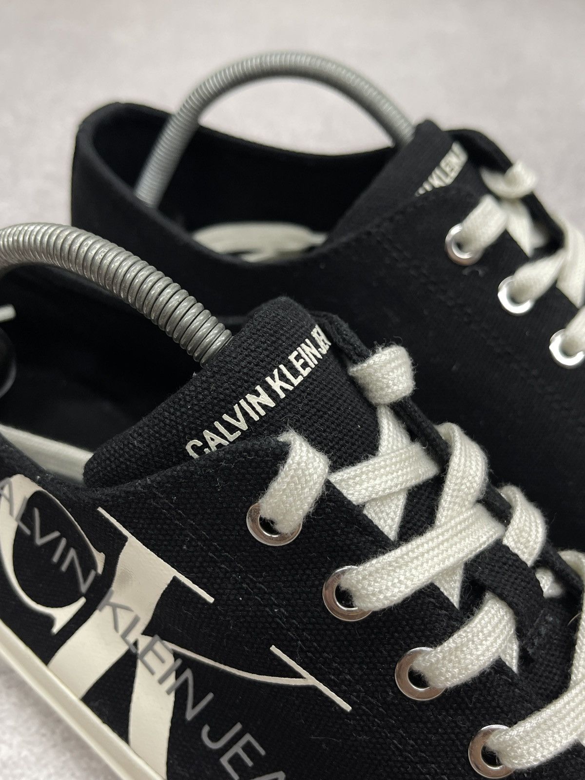 Calvin Klein Mens Calvin Klein Jeans Idol Low Sneakers Black/White Size US 11.5 / EU 44-45 - 9 Thumbnail
