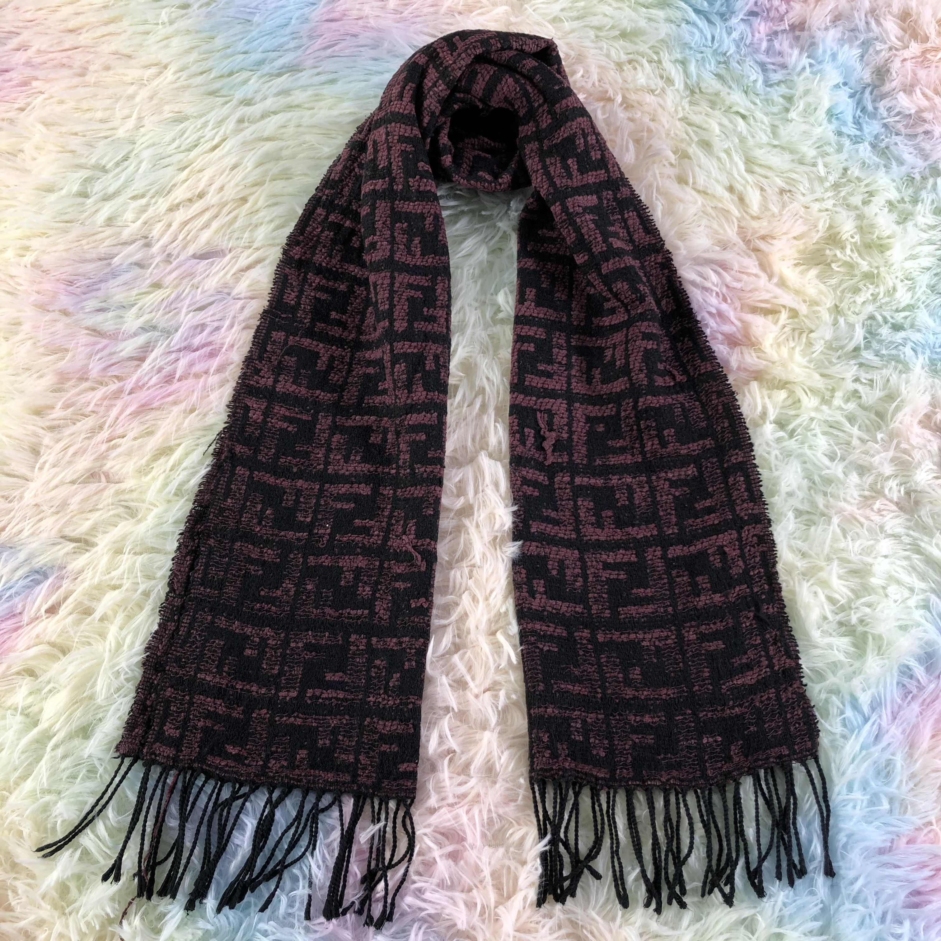 Vintage Fendi Scarf / Muffler / Neckwear - KM95 Size ONE SIZE - 1 Thumbnail