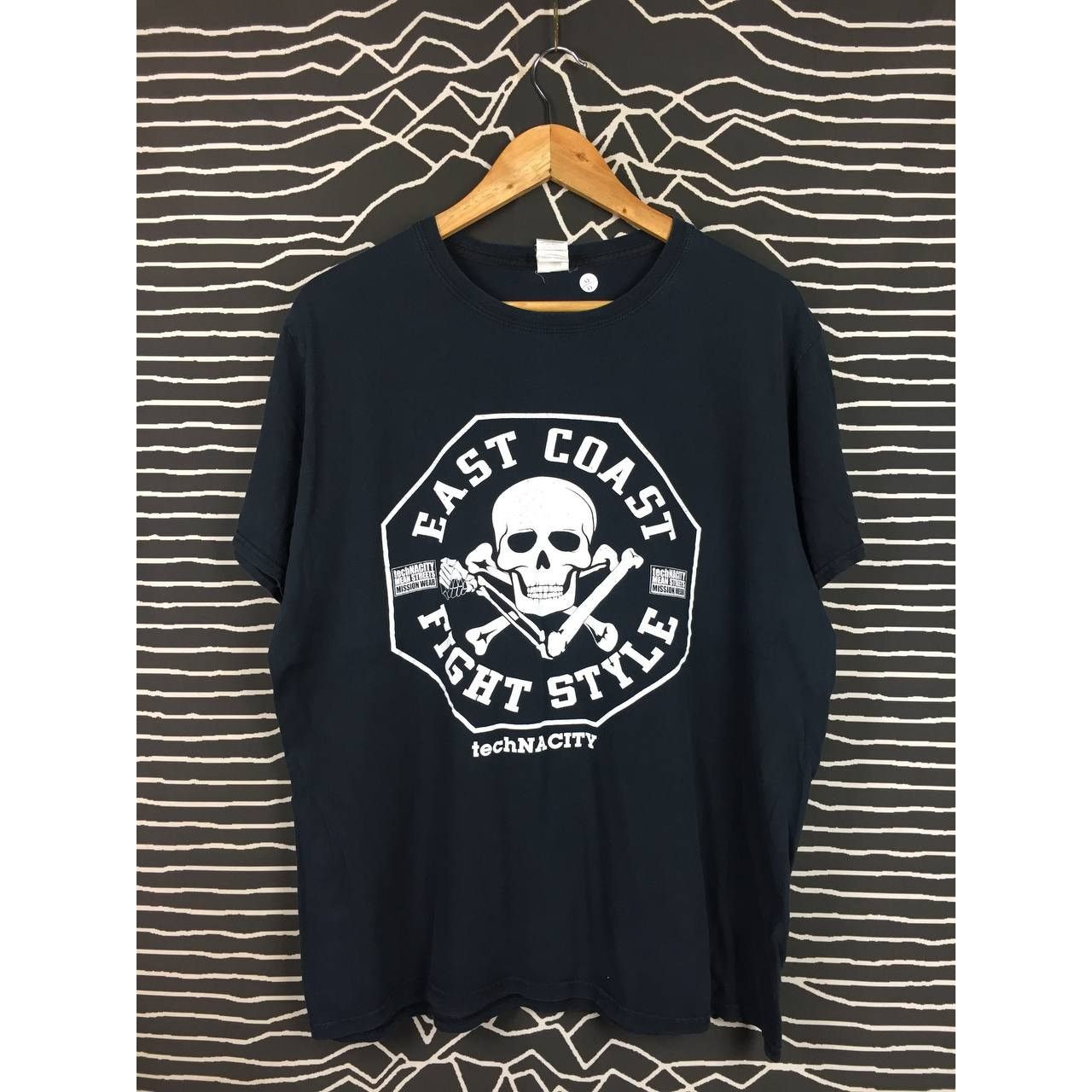 Gildan × Vintage East Coast Fight Style Skull Logo TechNACITY Clothing Tee Size US L / EU 52-54 / 3 - 1 Thumbnail